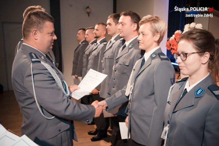 Święto Policji - 61 policjantów z Jastrzębia awansowało na wyższe stopnie [GALERIA]