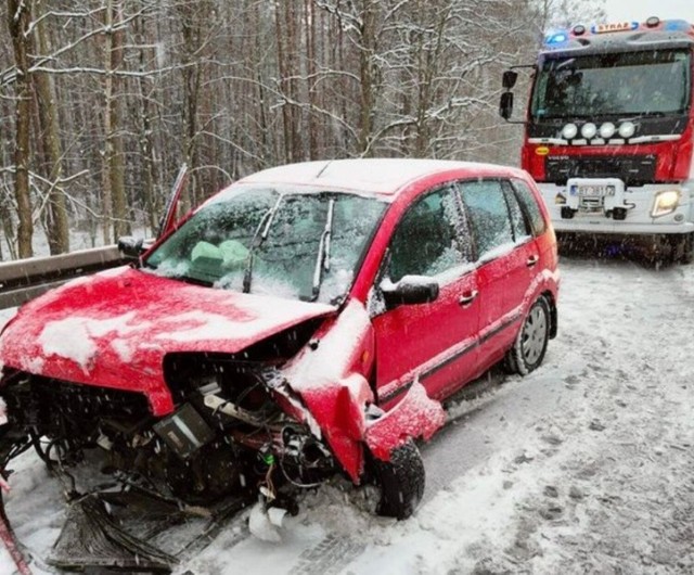Do wypadku doszło na drodze krajowej nr 10, w miejscowości Przyłubie w powiecie bydgoskim.
