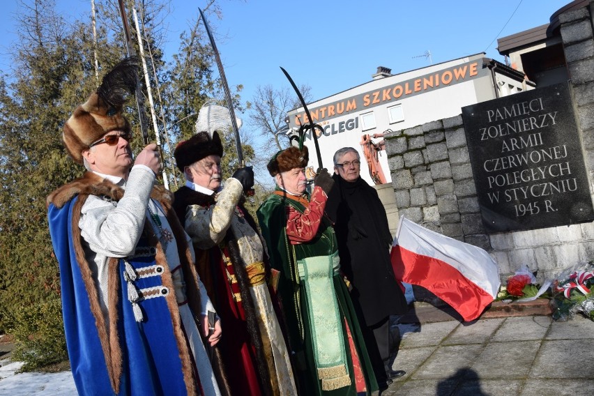 Rocznica wyzwolenia Sieradza 2017. W 72 lata po wojnie była uroczystość na żołnierskim cmentarzu