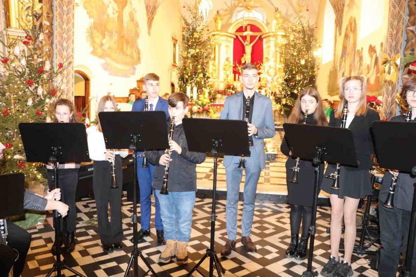 Koncert kolęd w klasztorze oo. franciszkanów w Radziejowie.