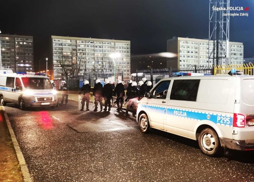 Mecz GKS Jastrzębie - ŁKS Łódź. Zabezpieczało go 180 policjantów - ZDJĘCIA. Były zatrzymania