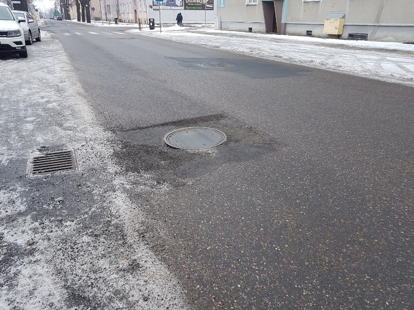 Chodzież: najgroźniejsze dziury w jezdniach naszego miasta. Gdzie w Chodzieży znajdują się niebezpieczne wyrwy w drogach?