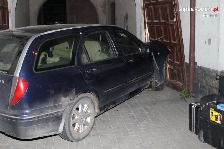 Pijany uciekał przed policją, miał ponad 2 promile i zakaz [FOTO]