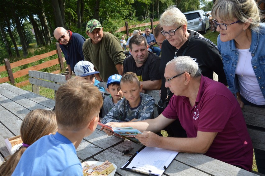 Gm. Miastko. Piknik wędkarski z konkursem wiedzy i degustacją potraw z ryb słodkowodnych (FOTO)