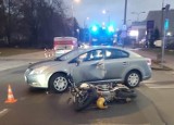 Wypadek w Radomiu. Motocyklista zderzył się z samochodem osobowym