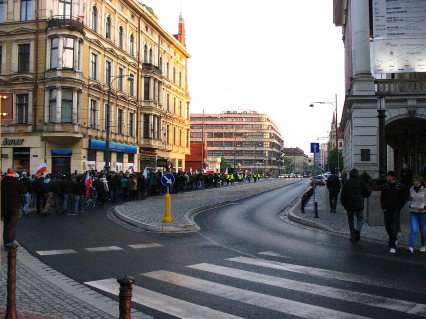 Wrocław: Spokojny Marsz Patriotyczny (ZDJĘCIA)