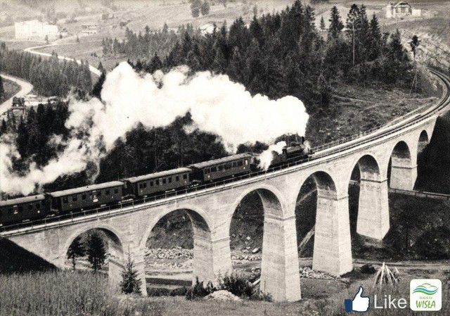 Takie atrakcje czekają na podróżnych, jadących koleją z Wisły Uzdrowisko do Głębce. Słynny wiadukt kolejowy zbudowany w latach 1931-33 wg. projektu Ksawerego Goryanowicza. Cały czas czynny.