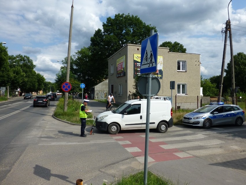 Wypadek w Radomiu. Samochód potrącił rowerzystę na