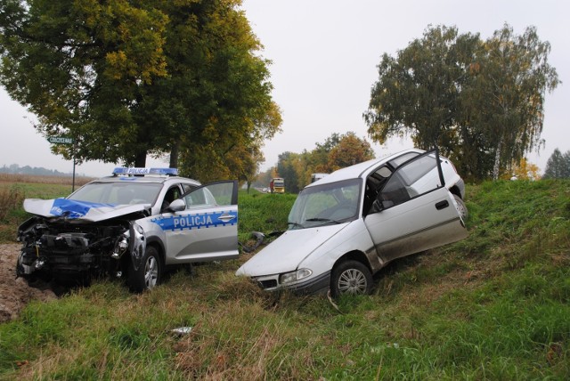 Kierowca, który zderzył się radiowozem był pijany