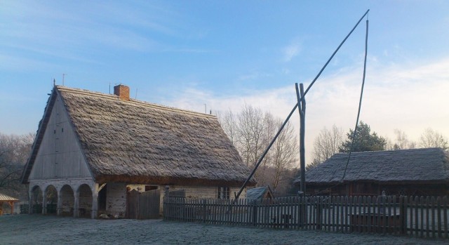 Tak dawniej wyglądała wieś kujawska w czasie zimy. Fragment ekspozycji w Kujawsko-Dobrzyńskim Parku Etnograficznym w Kłóbce  koło Lubienia Kujawskiego