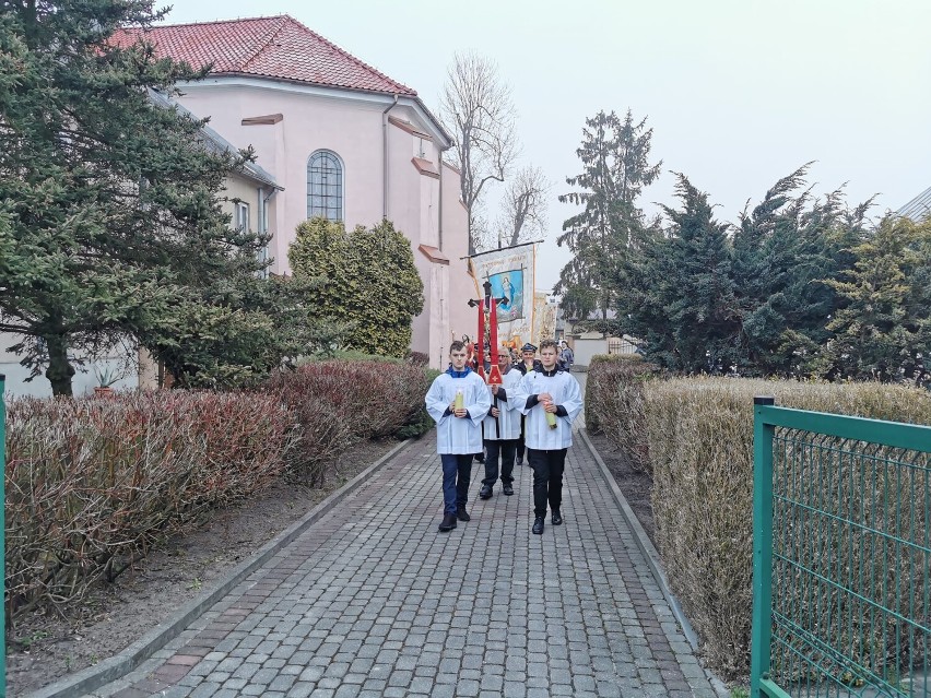 Msza św. rezurekcyjna 2022 w Dobrzyniu nad Wisłą [zdjęcia]