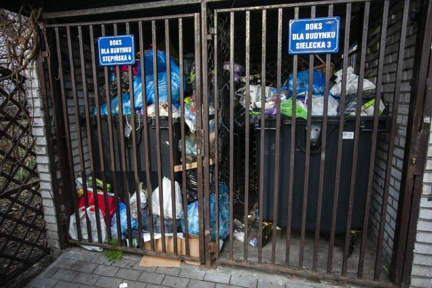 Śmieci w Warszawie. Ponad pół miliona kary za nieprawidłową segregację odpadów. „To niesprawiedliwe” 