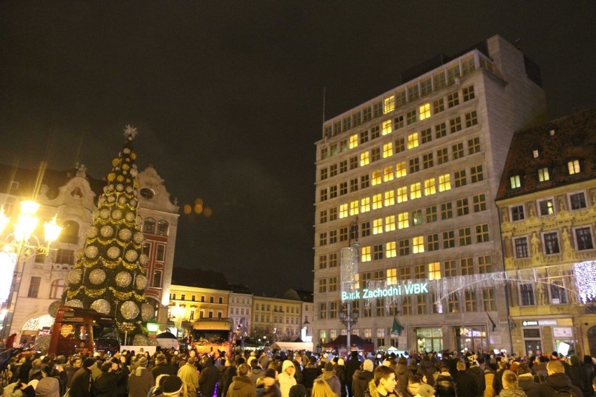 Wrocław: Pokaz P.I.W.O. Light Show w Rynku (ZDJĘCIA, FILM)