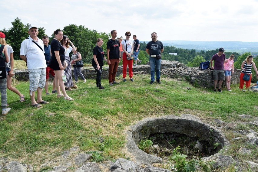 Sekrety ruin zamku na Marcince na nowo odkrywane [ZDJĘCIA]