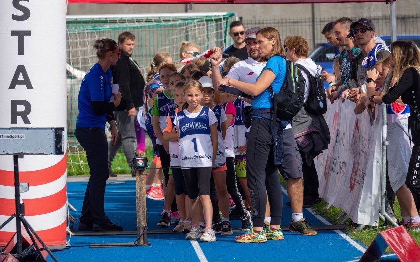 Dziesiątki młodych sportowców w zawodach „Biathlon Dla Każdego” w Mieroszowie