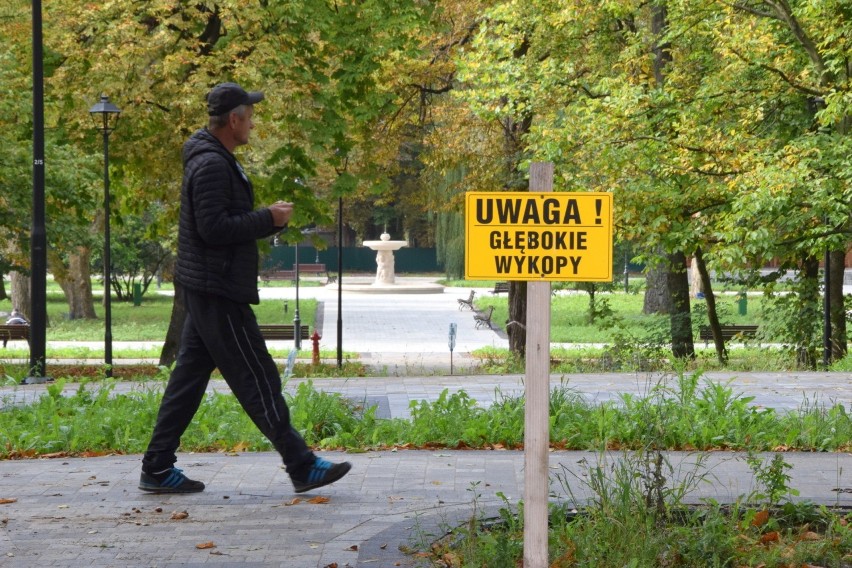 Tak idą prace w Parku Zdrojowym. Oto najnowsze zdjęcia z...