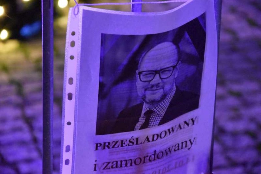 Ostrowianie wspominali tragicznie zmarłego prezydenta Gdańska Pawła Adamowicza