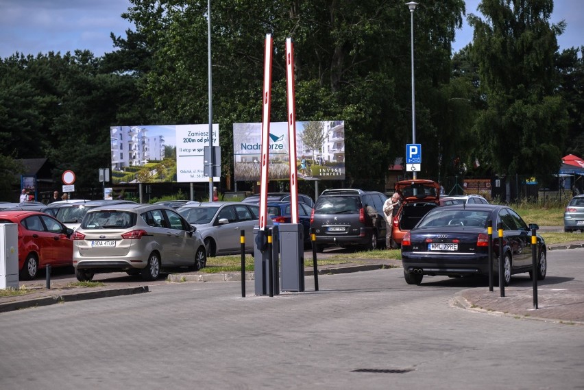 Parking w Gdańsku Brzeźnie przy ul. Czarny Dwór.