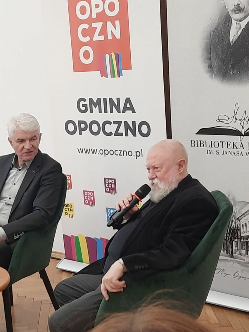 Prof. Jerzy Bralczyk w Opocznie. Wybitny językoznawca gościł w bibliotece