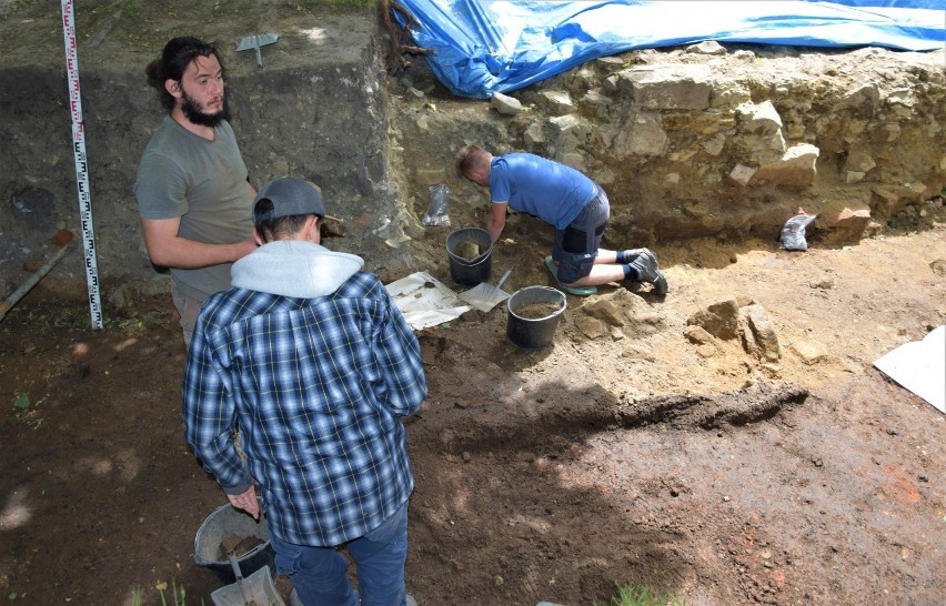 Nowy Sącz. Sensacyjne odkrycie na wzgórzu zamkowym. Co znaleźli krakowscy archeolodzy?