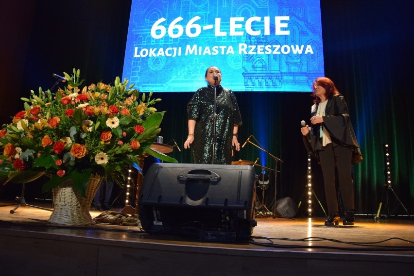 Uroczystość 666-lecia Lokacji Miasta Rzeszowa. Był występ Urszuli Dudziak, rozdanie nagród oraz smaczny tort [ZDJĘCIA]