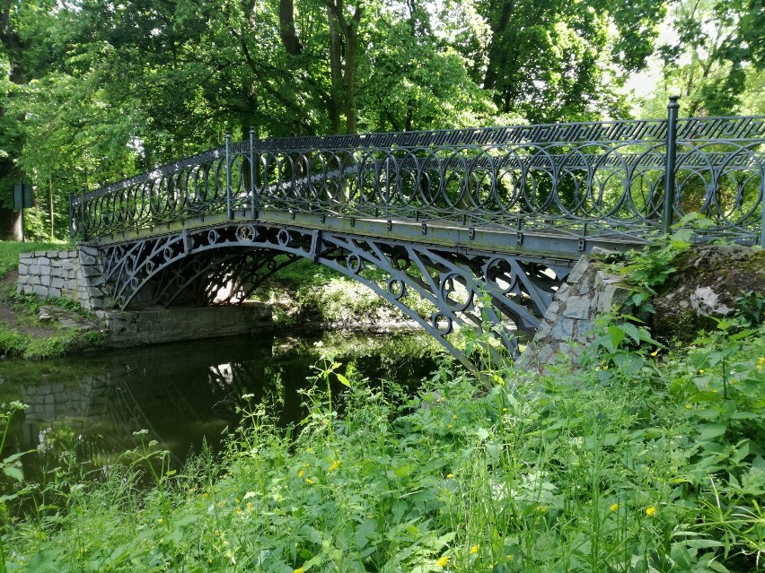 Żeliwny most w Opatówku