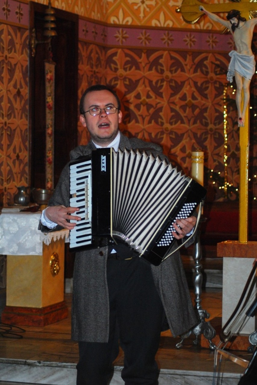Koncert Kolęd w Jarocinie: Śpiewali kolędy w kościele p.w....