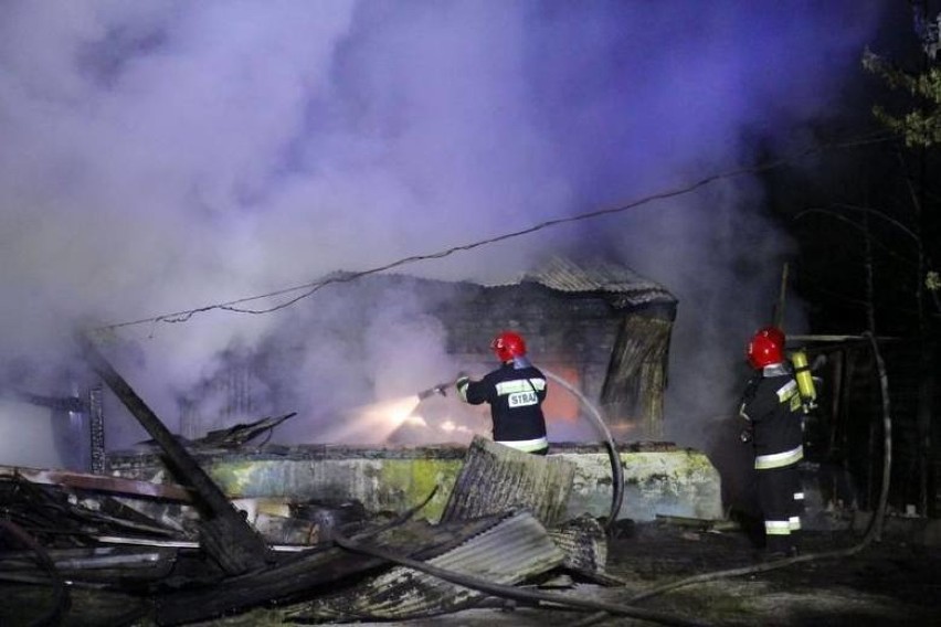 Pożar w Dobrzykowicach. Spłonęły budynki gospodarcze