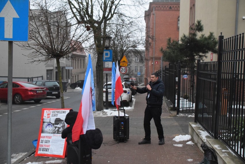 Protest przed Sądem Rejonowym w Gnieźnie. Czego dotyczył?