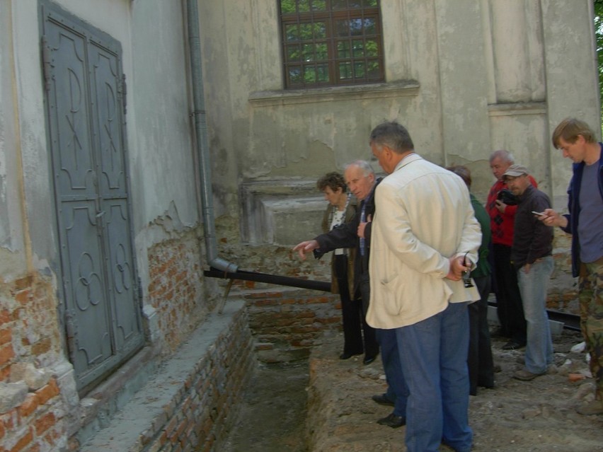 Zakończył się pierwszy etap remontu parafialnego kościoła...