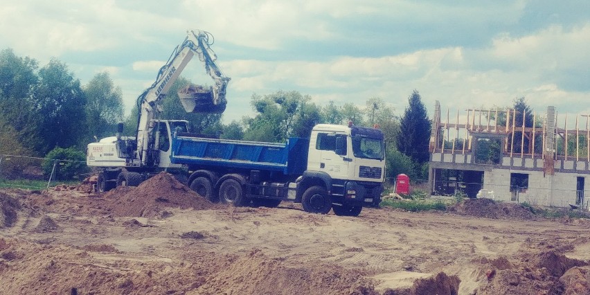Pierwsze prace przy budowie na ul. Wojcieszyckiej rozpoczęły...