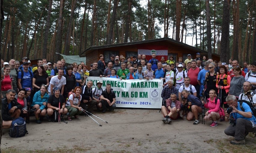 141 osób pokonywało trasę Koneckiego Maratonu Pieszego. Przeszli 50 kilometrów (ZDJĘCIA)