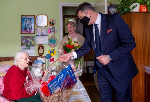 Pani Gertruda, mieszkanka Bytomia, świętowała swoje 100. urodziny. Wszystkiego najlepszego!