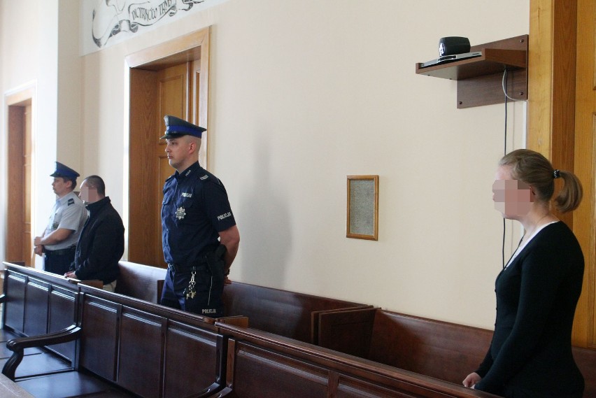 Sąd ogłosił wyrok na rodziców Lidki z Tomaszowa: ojciec winny zabójstwa, oboje znęcania się(ZDJĘCIA)