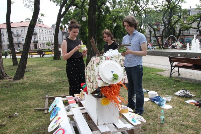 Na zdjęciu (od lewej): Amelia Markowska, Sonia Spisak i Jacek Walczak.