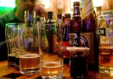 Lubelskie: Alkohol piją coraz młodsi i coraz więcej