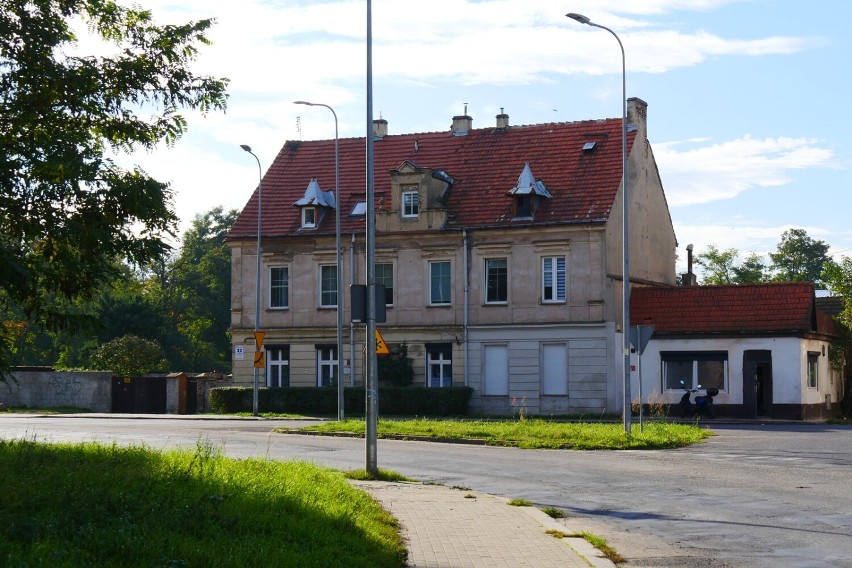 W tym domu w Legnicy mieszkał Benjamin Bilse, wybitny kompozytor. Dawniej była to też gospoda Zum Schwarzkretscham