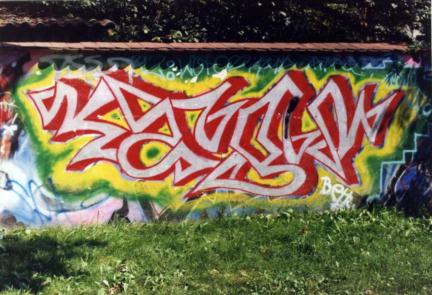 Mur w Parku Młynówki (ul. Grottgera) ok. 1996 rok