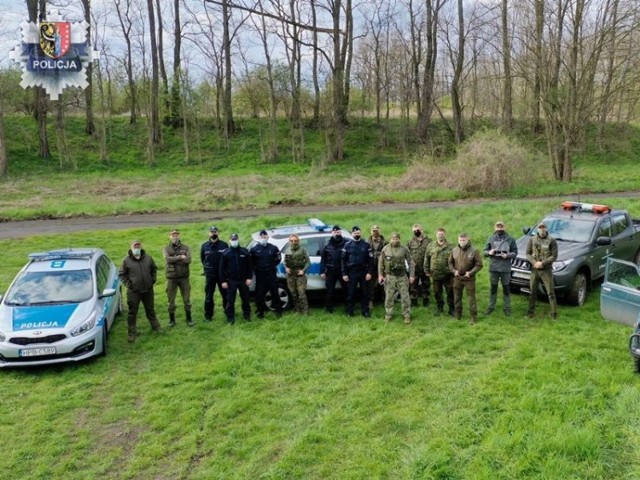 Policjanci z Polkowic i strażnicy leśni z Głogowa wspólnie patrolują lasy