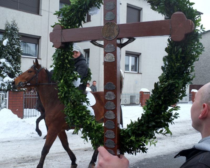 Wielkanocna procesja konna w Ostropie 2013