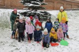 Dzieci z Brzdąca lubią śnieg. Weekend spędzą na sankach? Pogoda na weekend w Chełmnie
