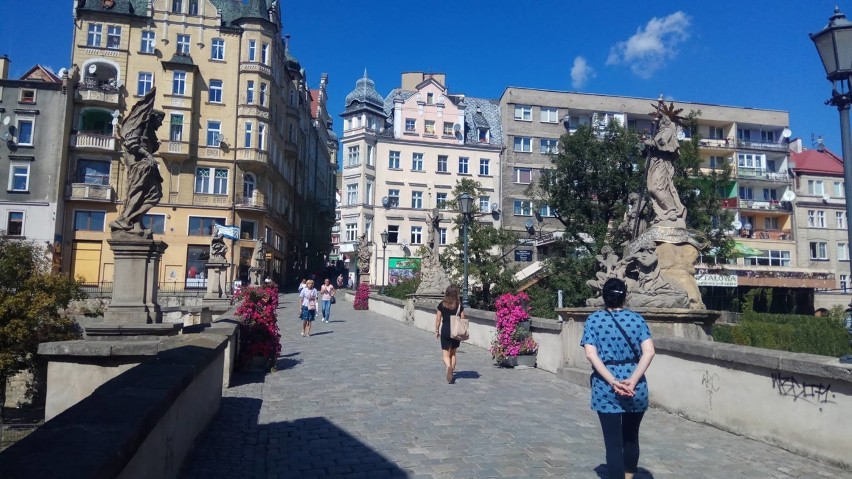 Kłodzko znajduje się w Kotlinie Kłodzkiej