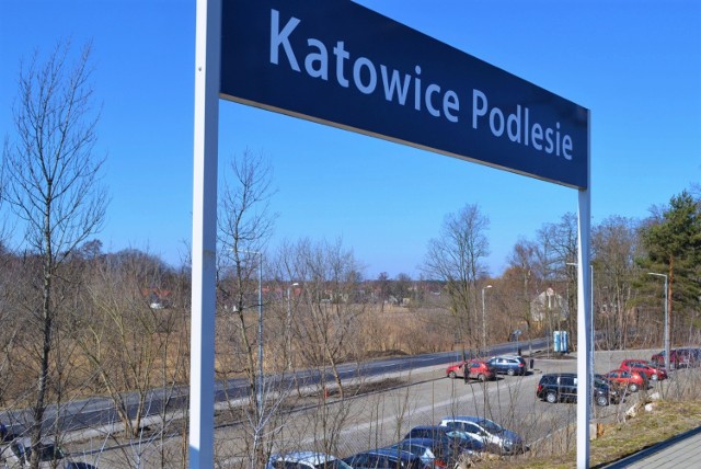 Parking to rozwiązanie tymczasowe. Docelowo ma tu powstać centrum przesiadkowe.