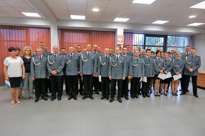 Nagrody pieniężne odebrali policjanci z komendy w Tomaszowie