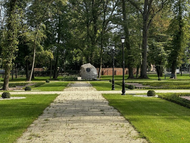 Zabytkowy park w Pokoju był rewaloryzowany przez pięć lat. Dziś prezentuje się pięknie.