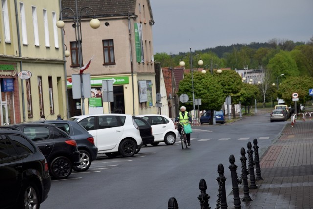 Przez ponad miesiąc w strefie parkowania w Chodzieży nie było kontroli. Kierowcy nie musieli płacić za postój, a miasto nie miało w tym czasie przychodu