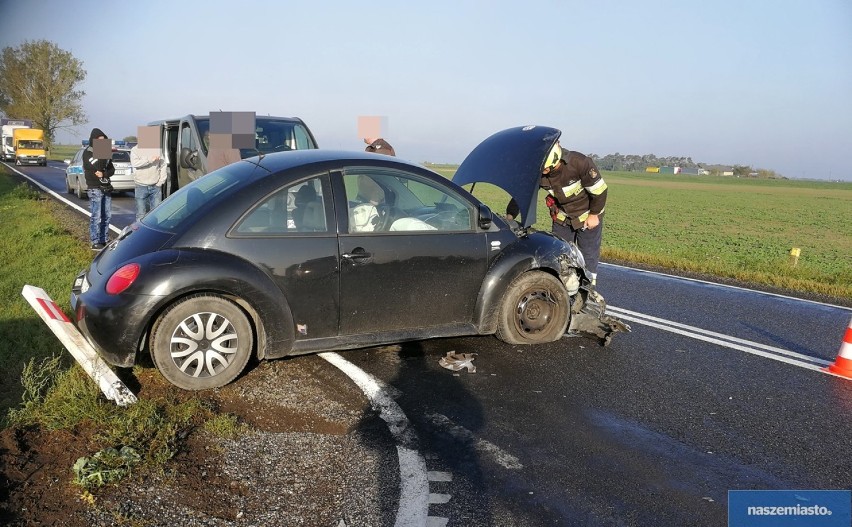 Wypadek na drodze Włocławek - Radziejów. Zderzenie dwóch samochodów [zdjęcia]