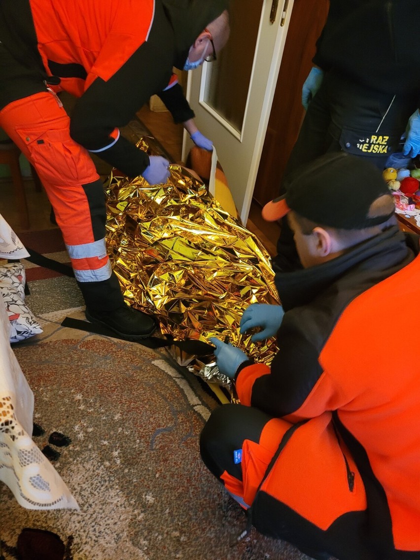 Straż miejska otrzymała w sprawie kobiety sygnał od jednego...