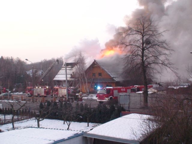 Zdjęcia pożaru restauracji na Kozielskiej [ZDJĘCIA INTERNAUTÓW]