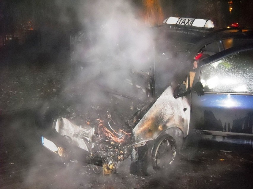 KM PSP Konin: Jednej nocy spłonęły dwa samochody